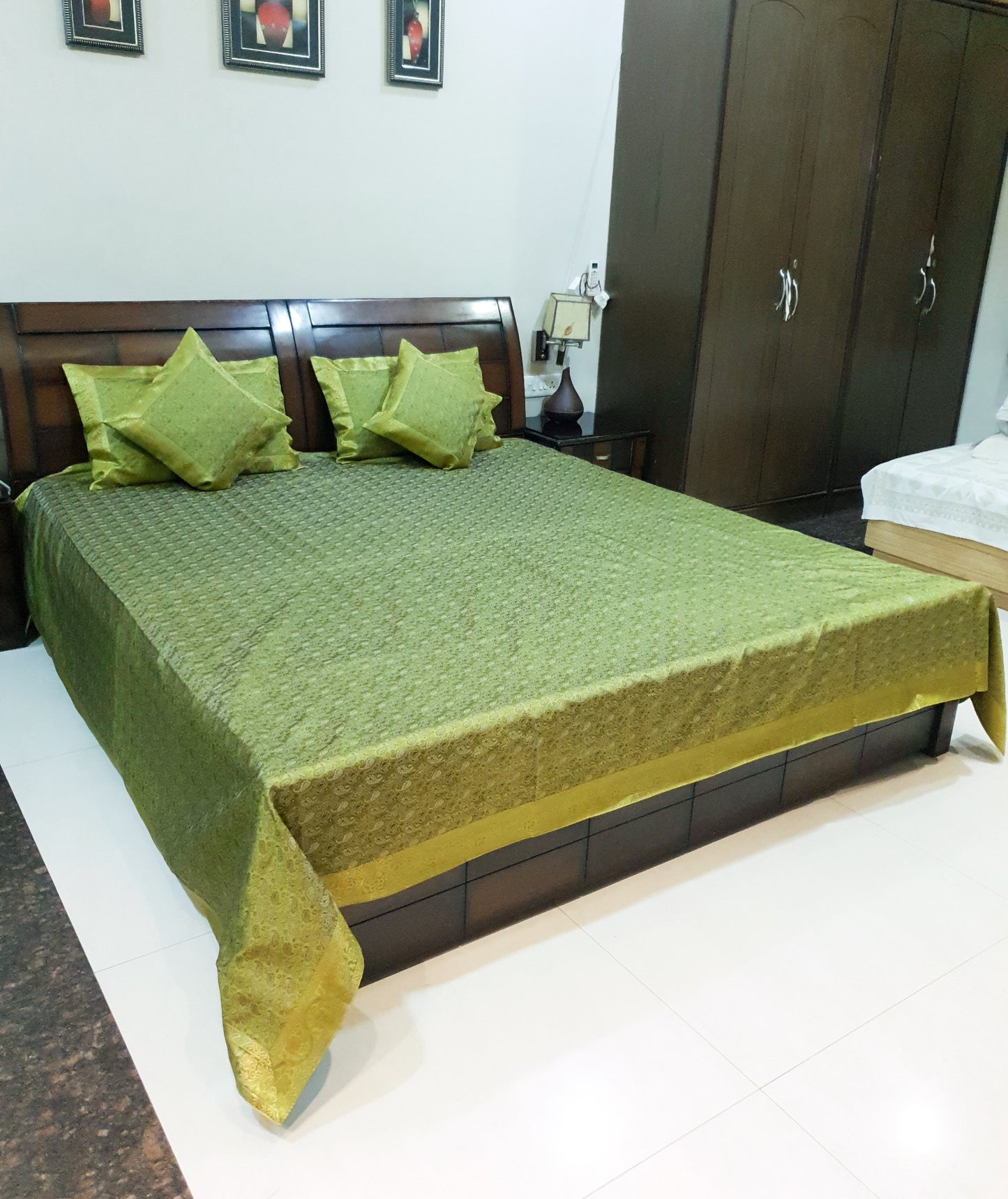Banarasi Silk Indian Bed Set – Green Cushion & Pillow Covers Woven Zari Brocade