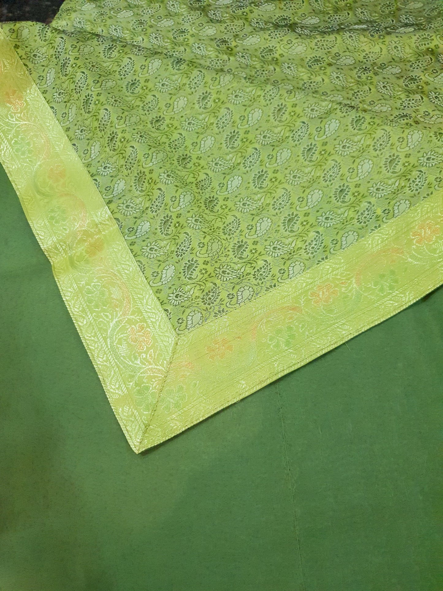 Banarasi Silk Indian Bed Set – Green Cushion & Pillow Covers Woven Zari Brocade