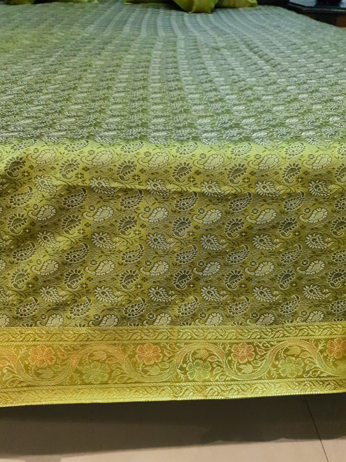 Banarasi Silk Indian Bed Set – Green Cushion & Pillow Covers Woven Zari Brocade