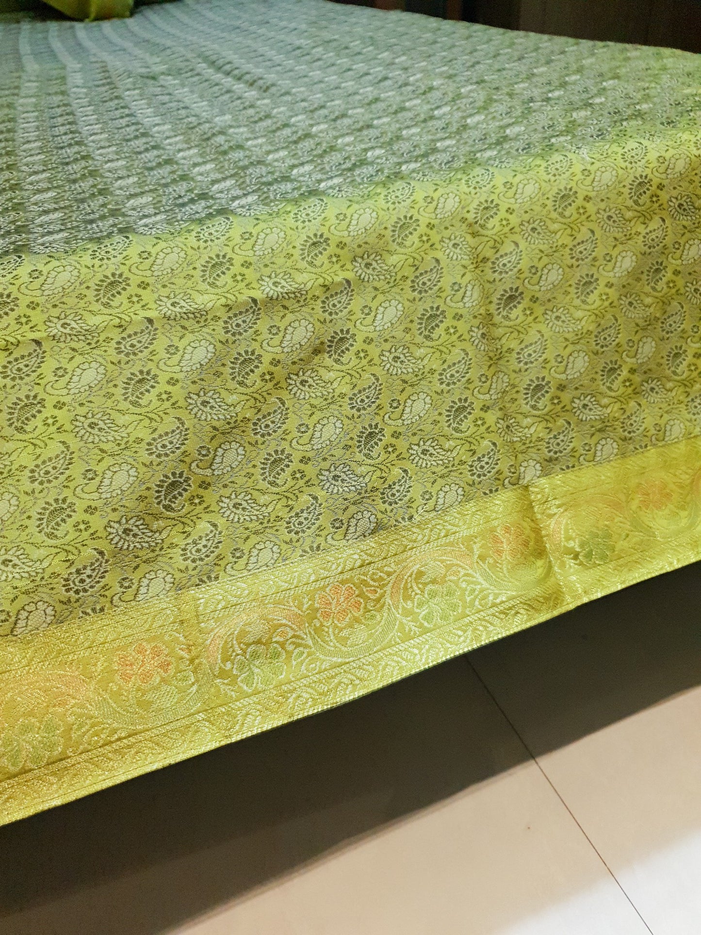 Banarasi Silk Indian Bed Set – Green Cushion & Pillow Covers Woven Zari Brocade