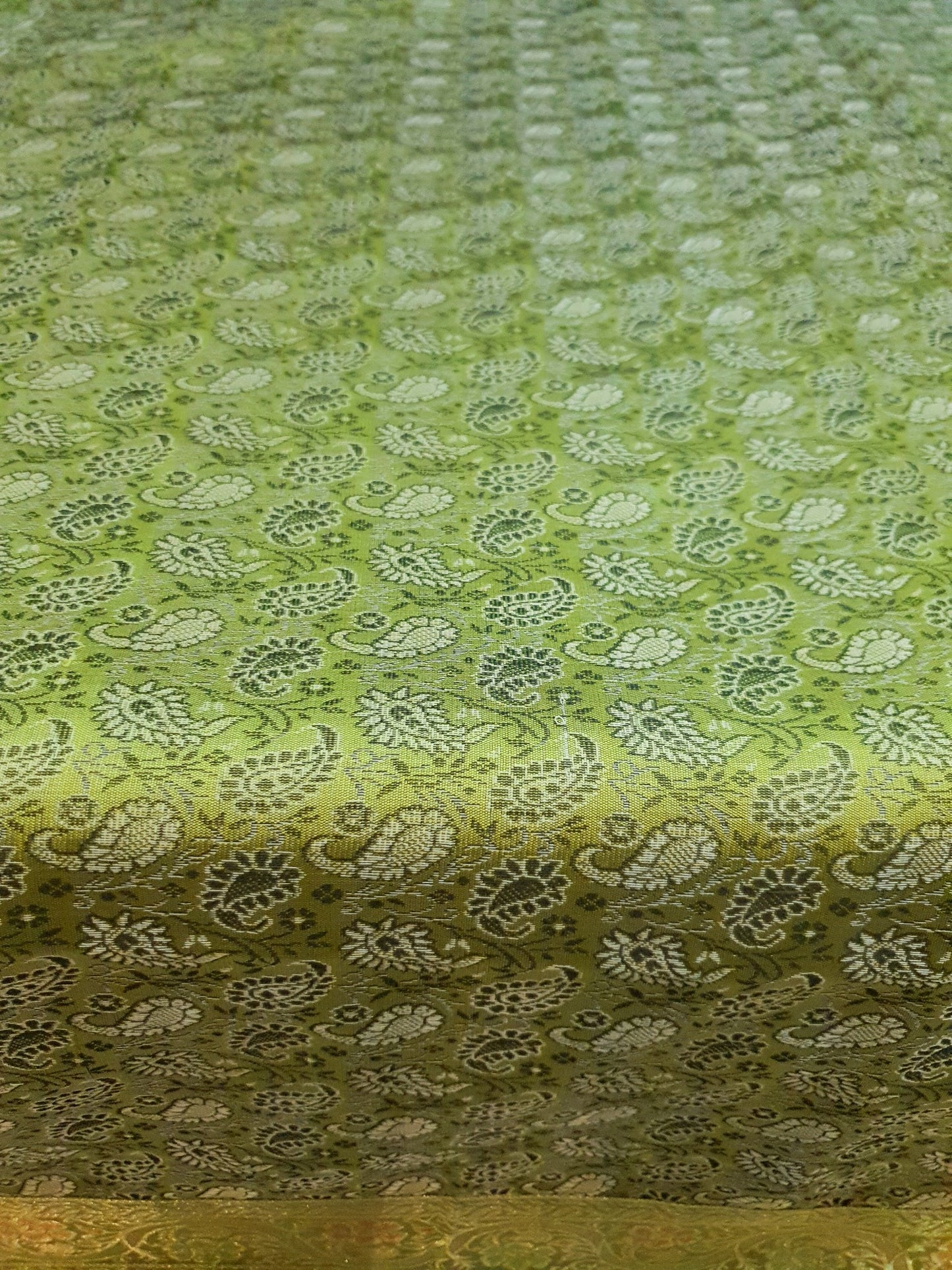 Banarasi Silk Indian Bed Set – Green Cushion & Pillow Covers Woven Zari Brocade
