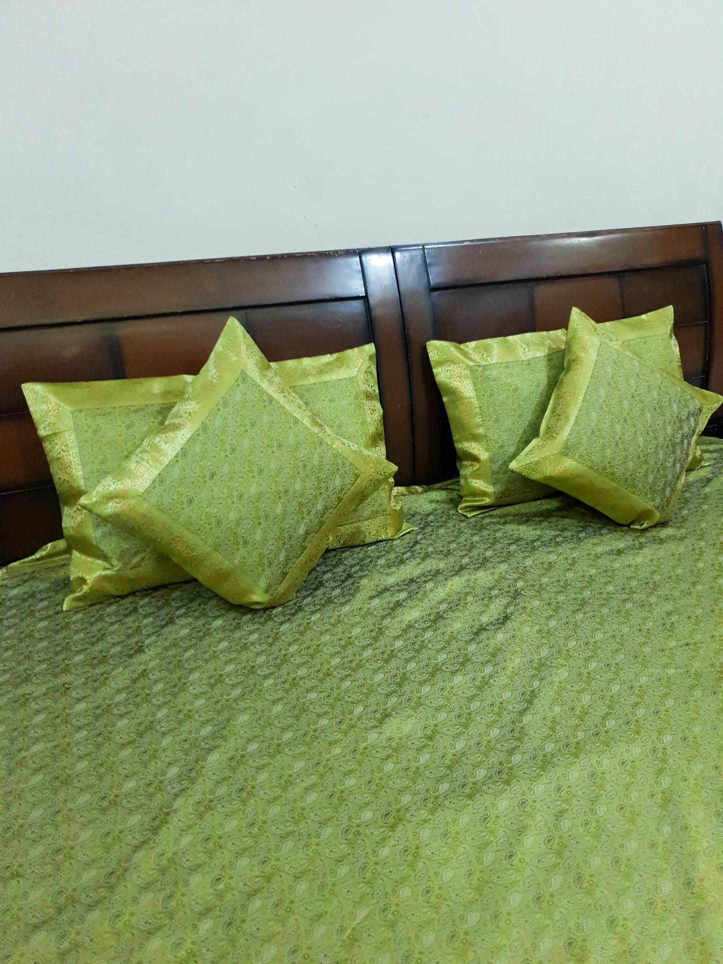 Banarasi Silk Indian Bed Set – Green Cushion & Pillow Covers Woven Zari Brocade