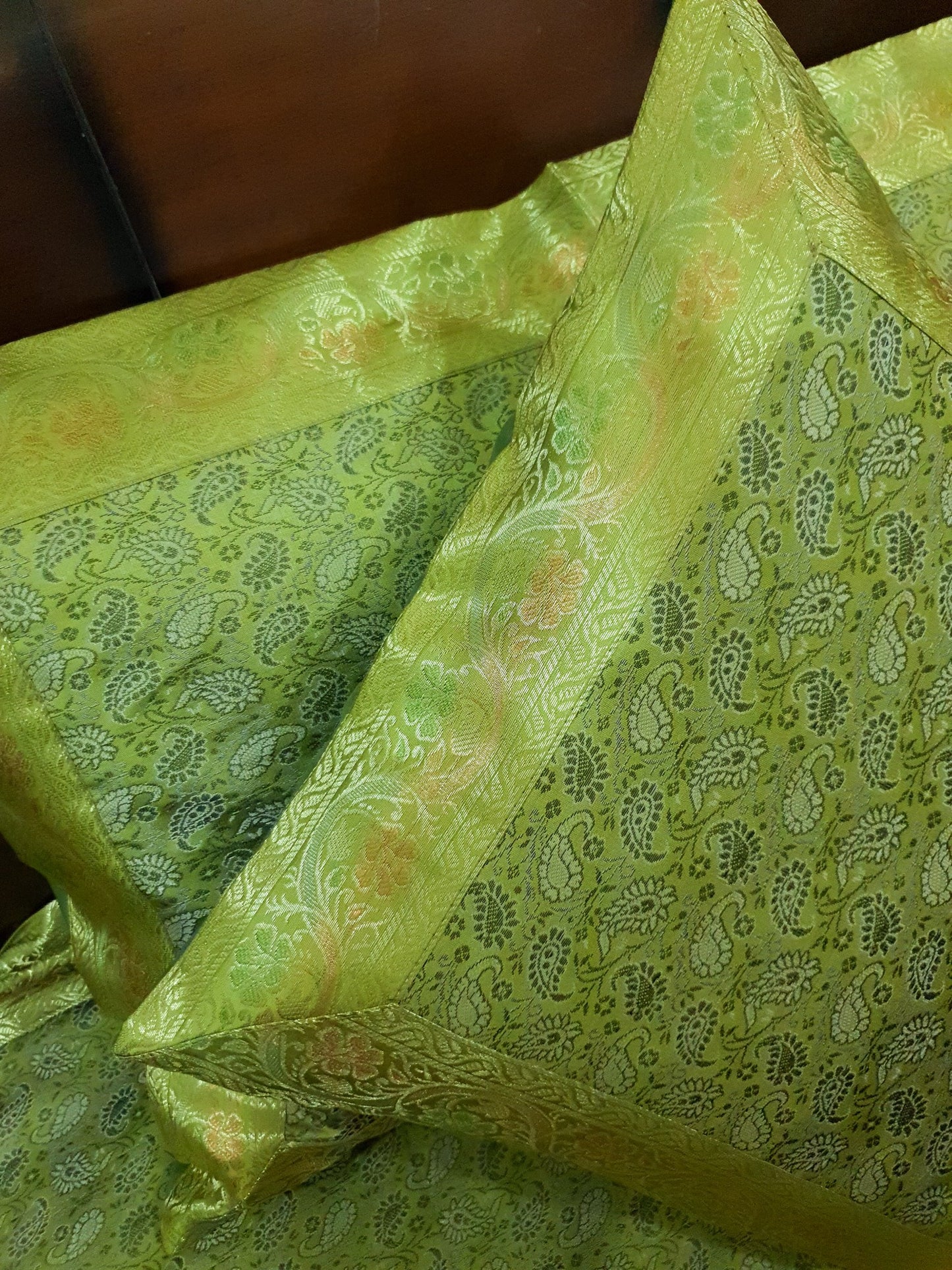Banarasi Silk Indian Bed Set – Green Cushion & Pillow Covers Woven Zari Brocade