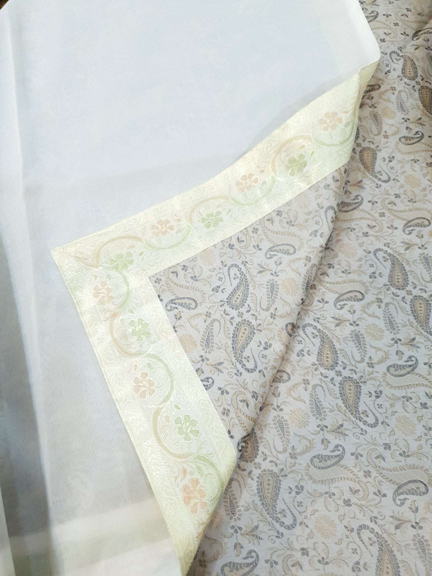 Banarasi Bed Cover Off White Silk Woven Zari Brocade Indian Cushion & Pillow Set