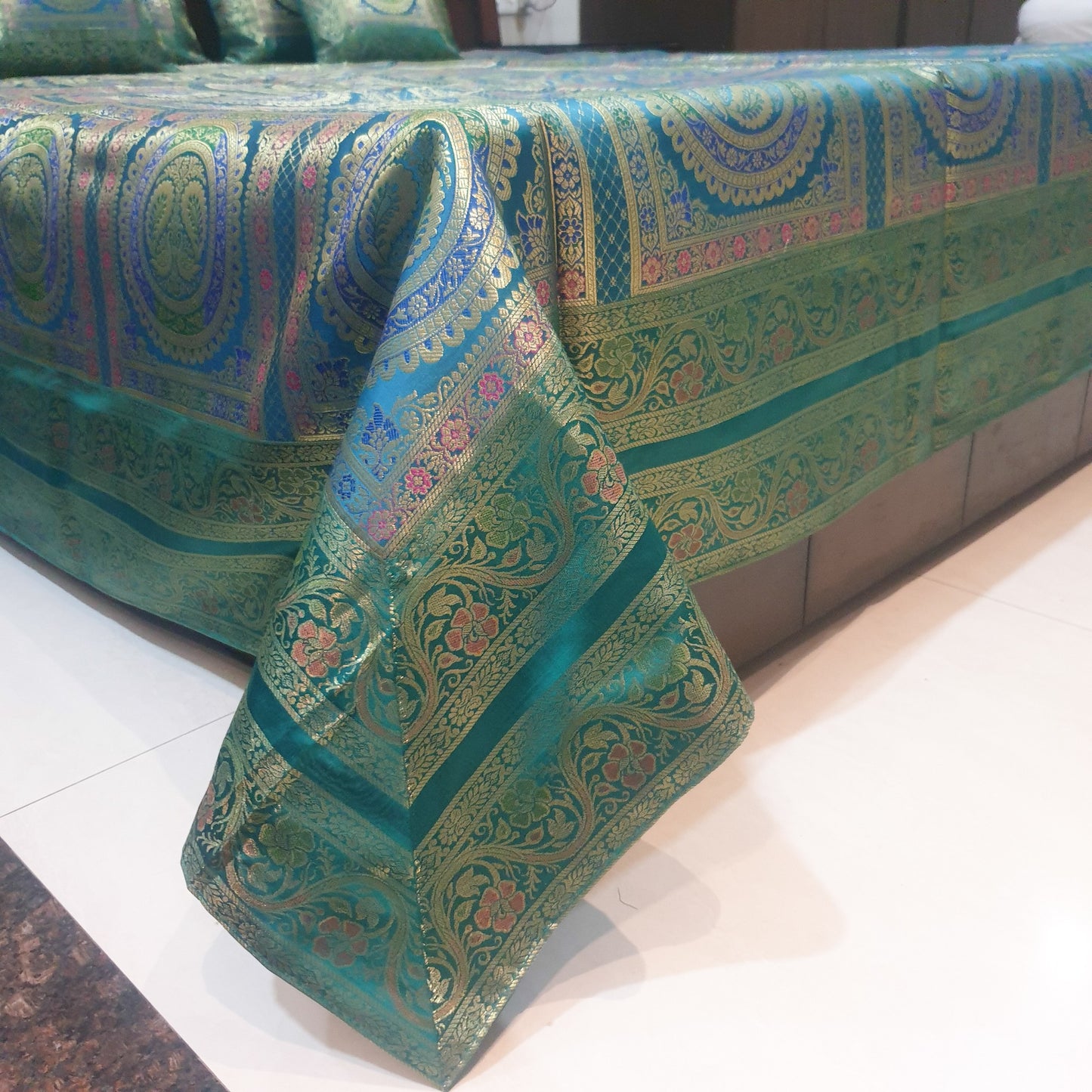 Banarasi Bed Cushion & Pillow Cover Silk & Woven Zari Brocade Peacock Green Set