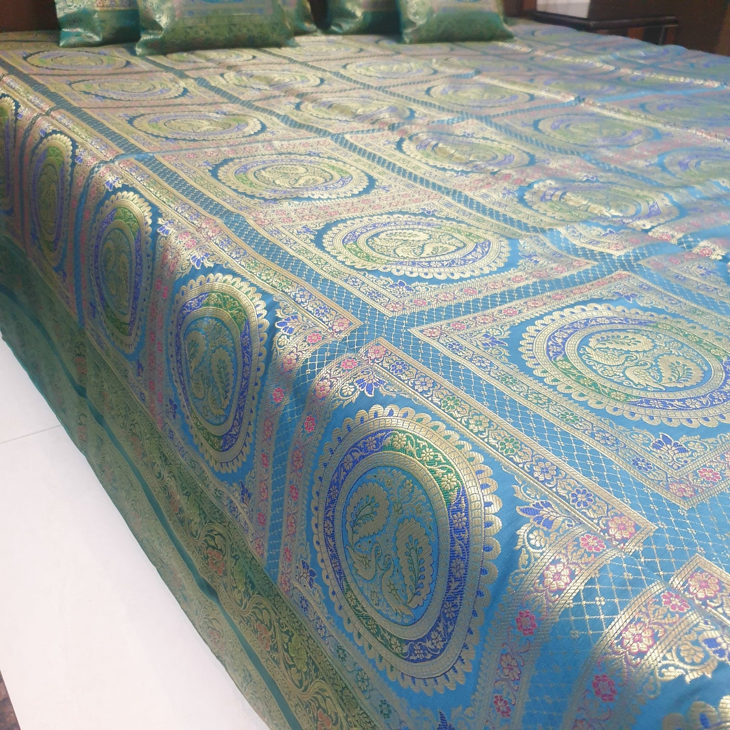 Banarasi Bed Cushion & Pillow Cover Silk & Woven Zari Brocade Peacock Green Set