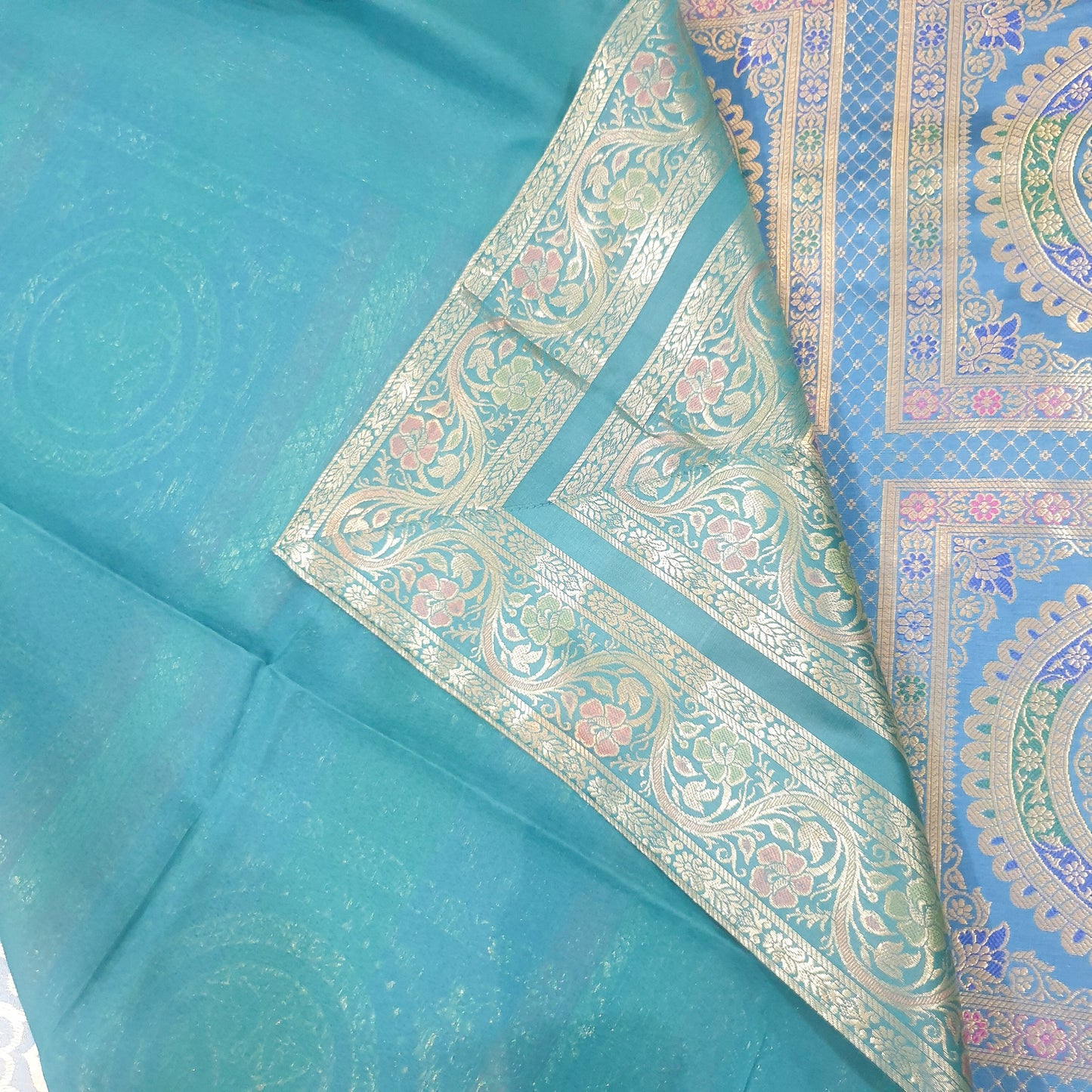 Banarasi Bed Cushion & Pillow Cover Silk & Woven Zari Brocade Peacock Green Set