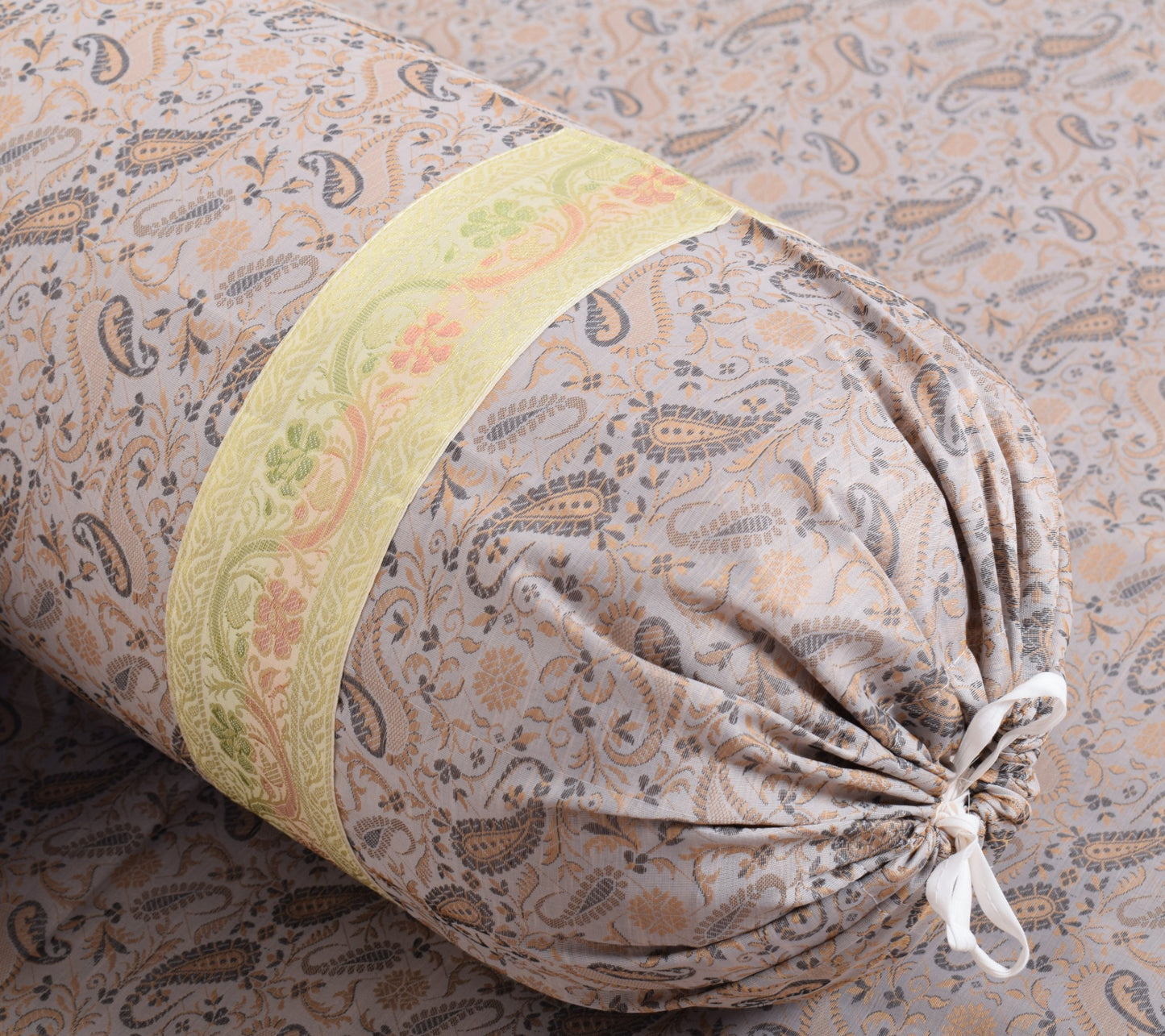 Off White Banarasi Diwan Set Silk Zari Brocade Indian Gift Cushion Bolster Cover