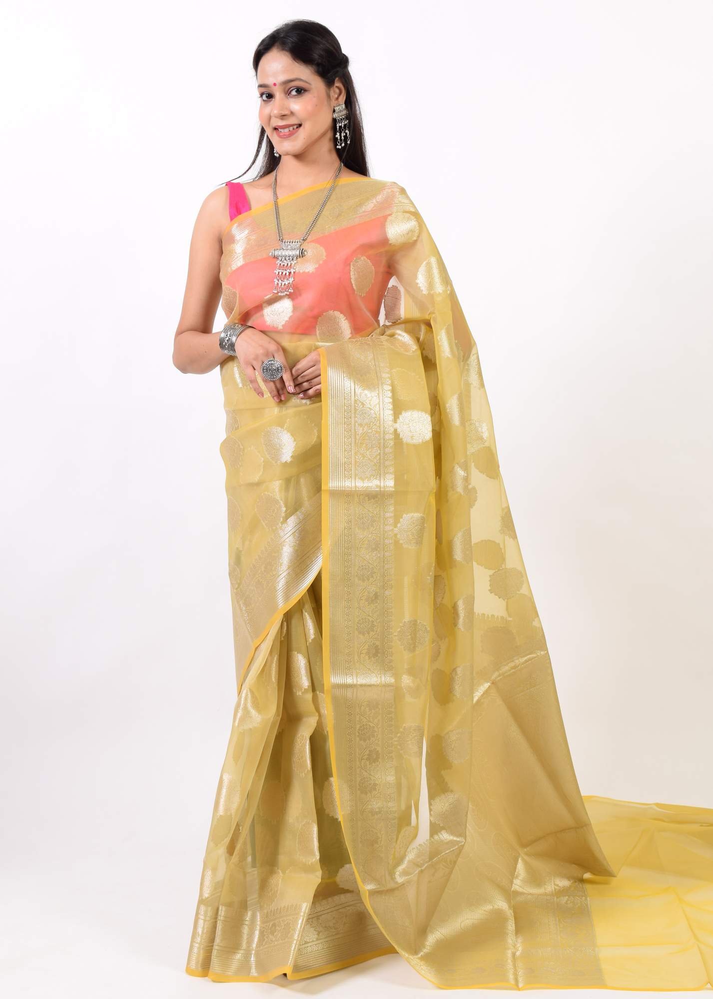 Banarasi Organza Saree with Zari Woven Big Floral Buta Rich Pallu & Border