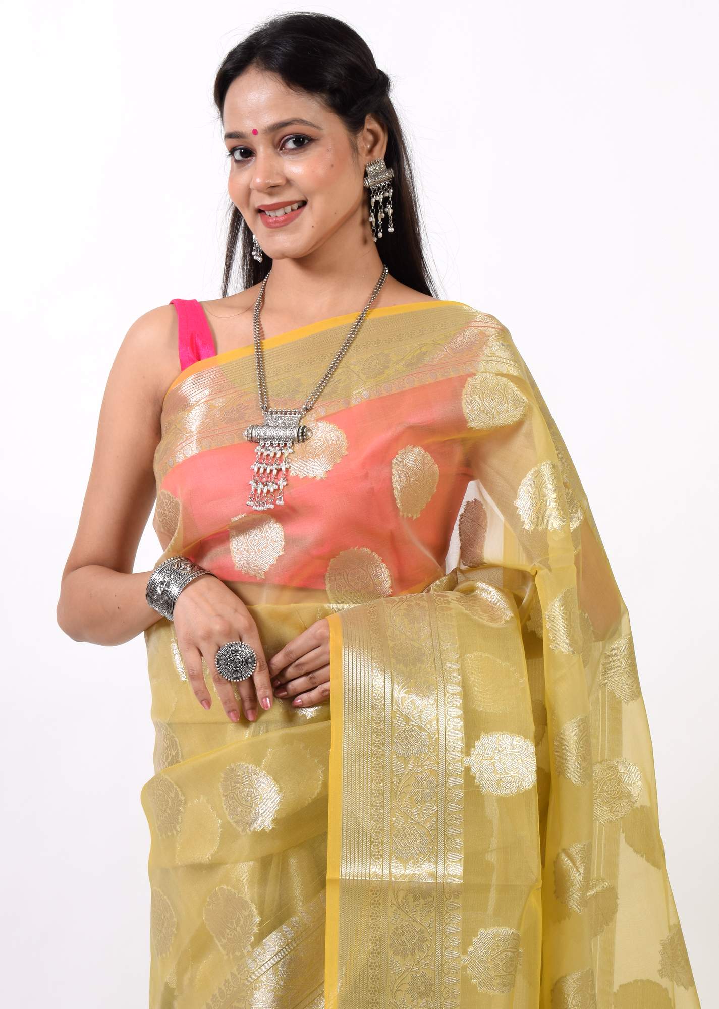 Banarasi Organza Saree with Zari Woven Big Floral Buta Rich Pallu & Border