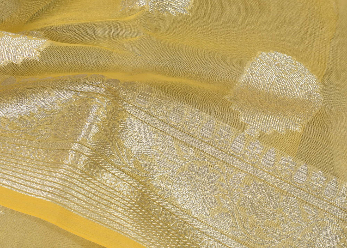 Banarasi Organza Saree with Zari Woven Big Floral Buta Rich Pallu & Border