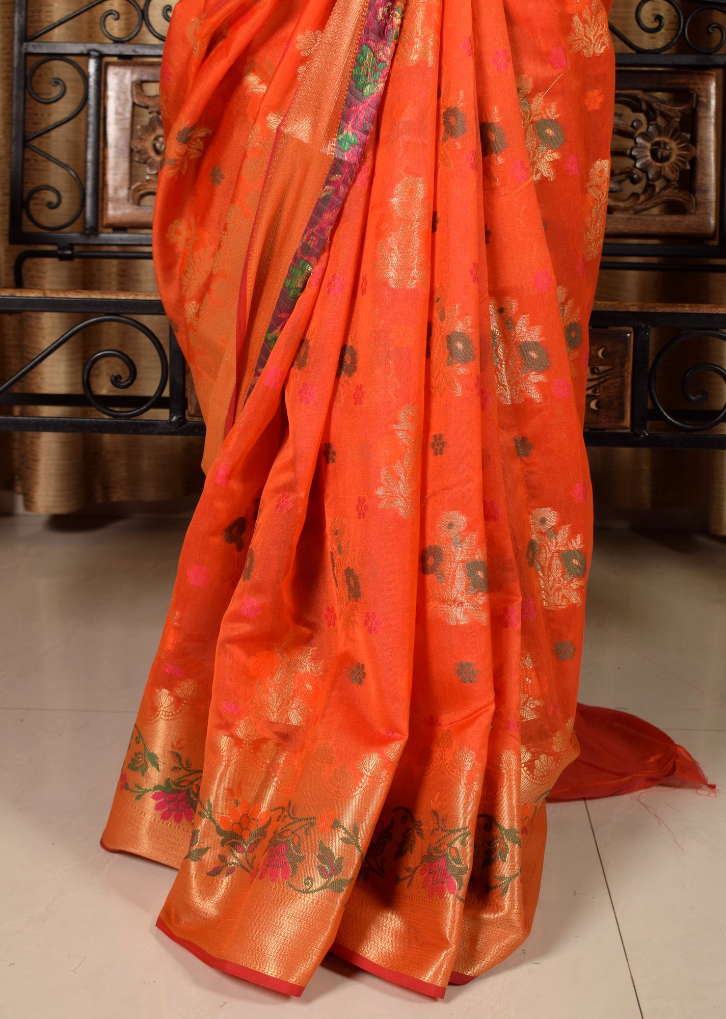 Banarasi Vastra Chanderi Silk Floral Meena Buta Saree Zari Woven Skirt Border