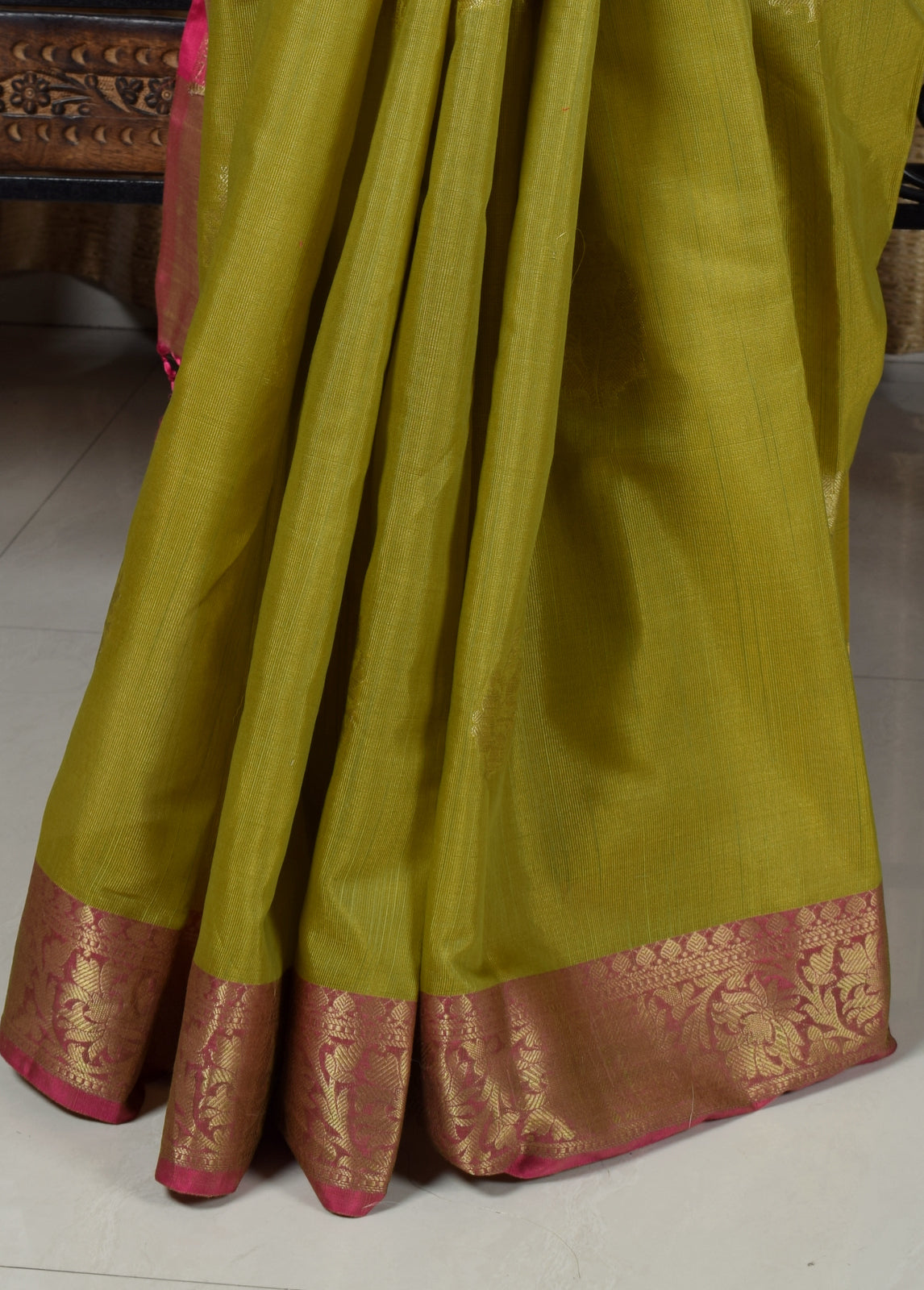Banarasi Vastra Silky Lenin Saree With Zari Woven Floral Motifs Border Green