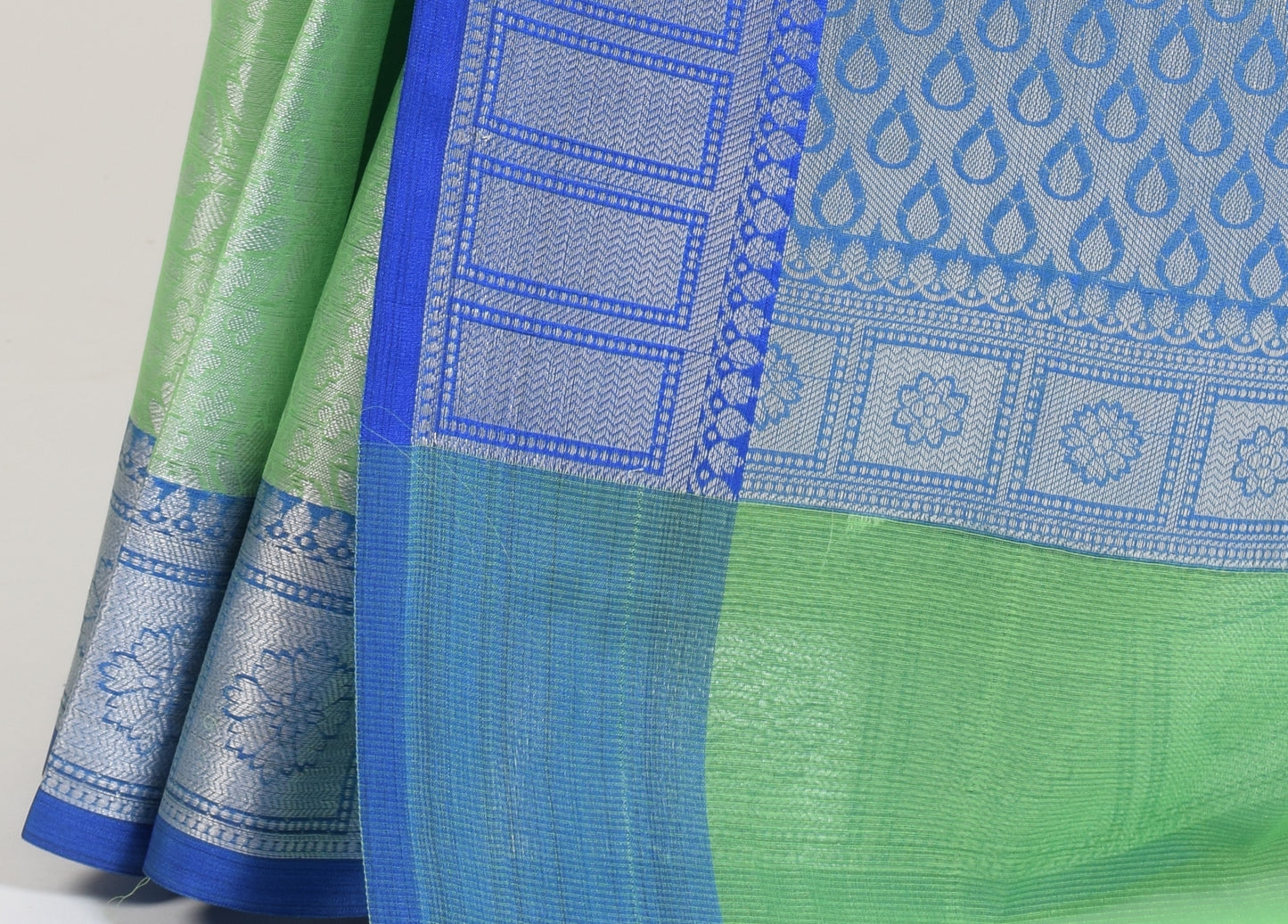 Banarasi Vastra Kora Silk Tanchoi Saree Zari Woven Floral Sari Contrast Border