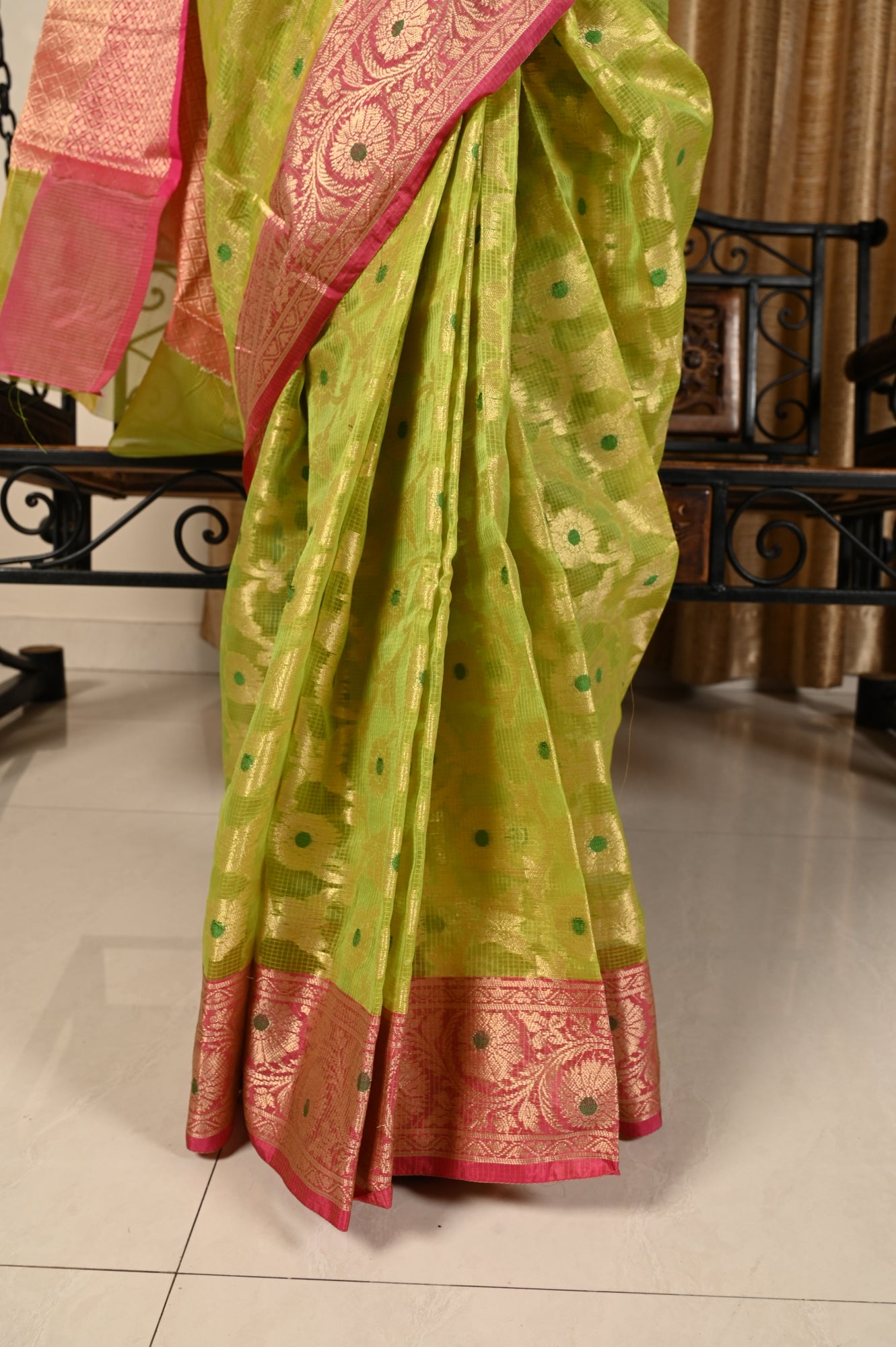 Banarasi Vastra Kora Silk Moonga Check Zari Zaal Contrast Pallu Border Green