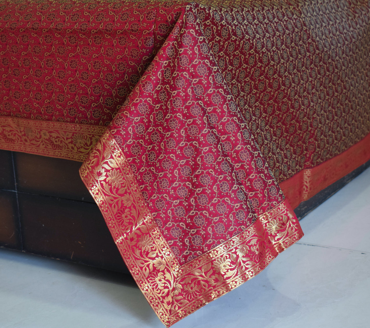 Banarasi Bed Cover Set Indian Ethnic Traditional Woven Resham Brocade Maroon