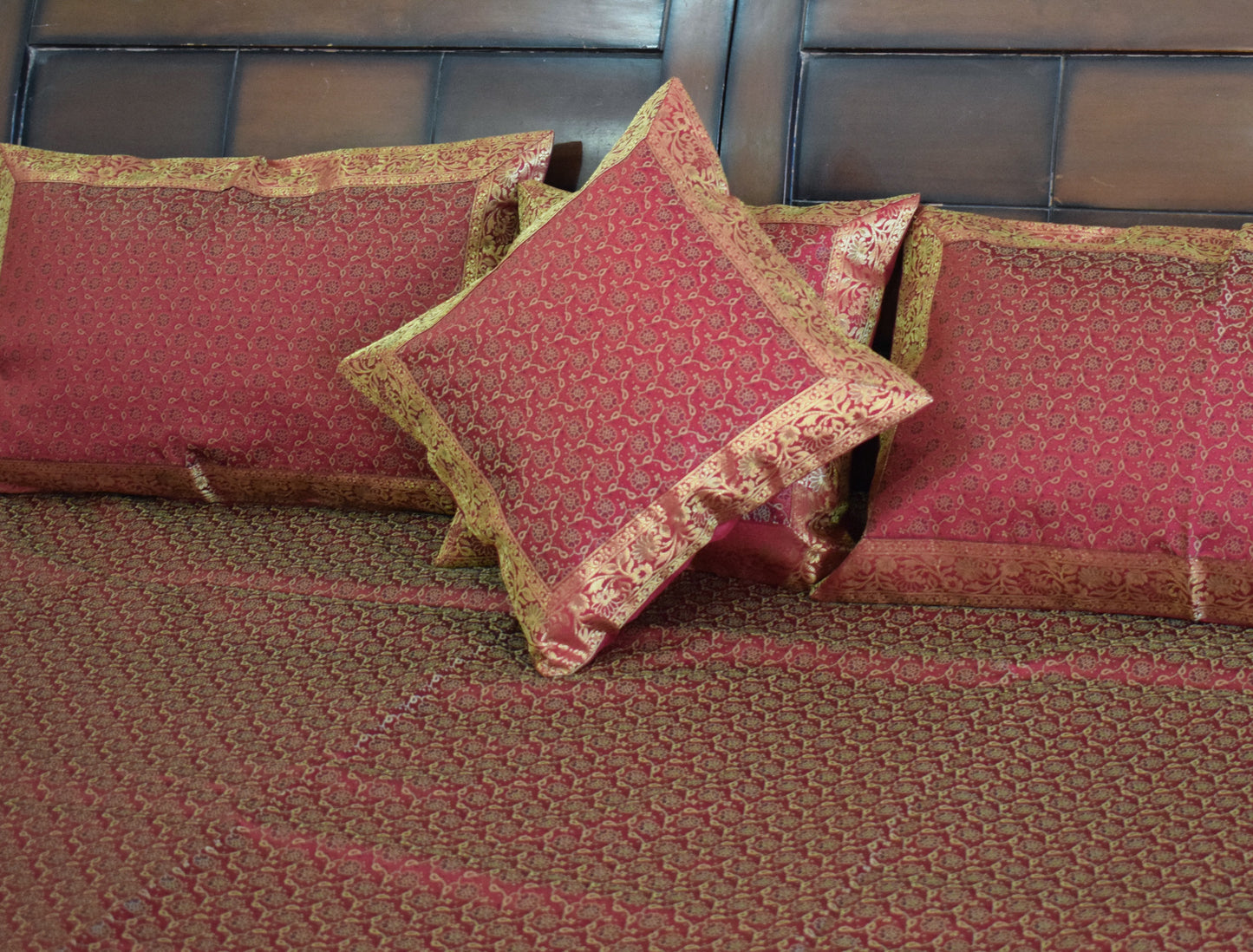 Banarasi Bed Cover Set Indian Ethnic Traditional Woven Resham Brocade Maroon