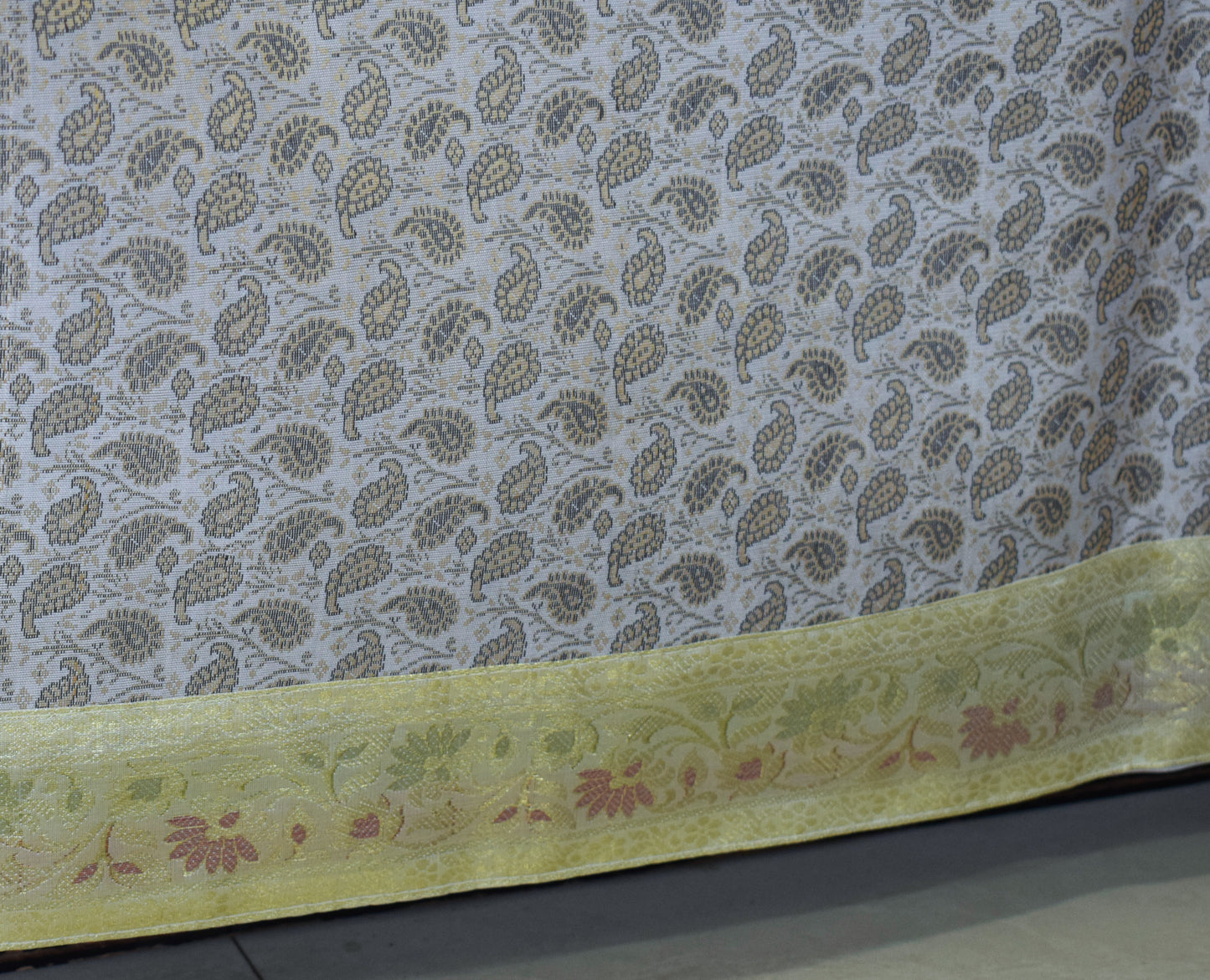 Banarasi Bed Cover Set Indian Ethnic Traditional Silk Woven Resham Brocade White