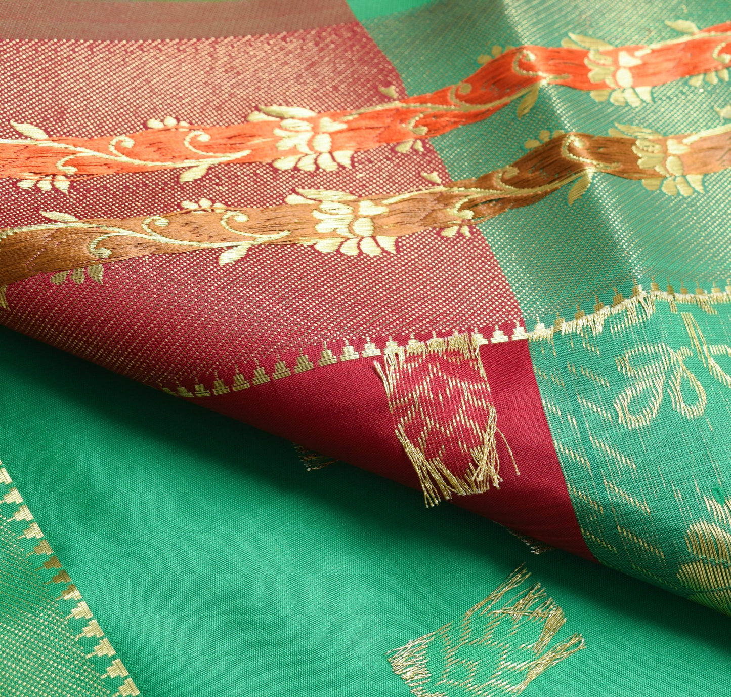 Maroon Banarasi Sari Art Silk Zari Woven Leaf Motifs Saree with Blouse Fabric