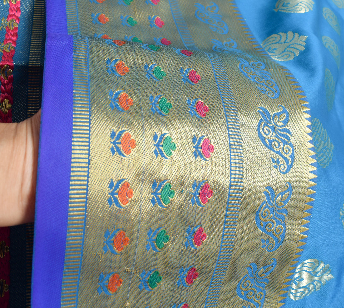 Blue Banarasi Sari Art Silk Zari Woven Floral Border Saree with Blouse Fabric