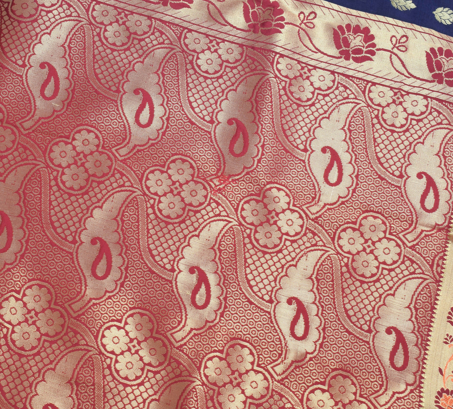 Deep Blue Banarasi Sari Art Silk Zari Woven Leaf Motifs Saree with Blouse Fabric