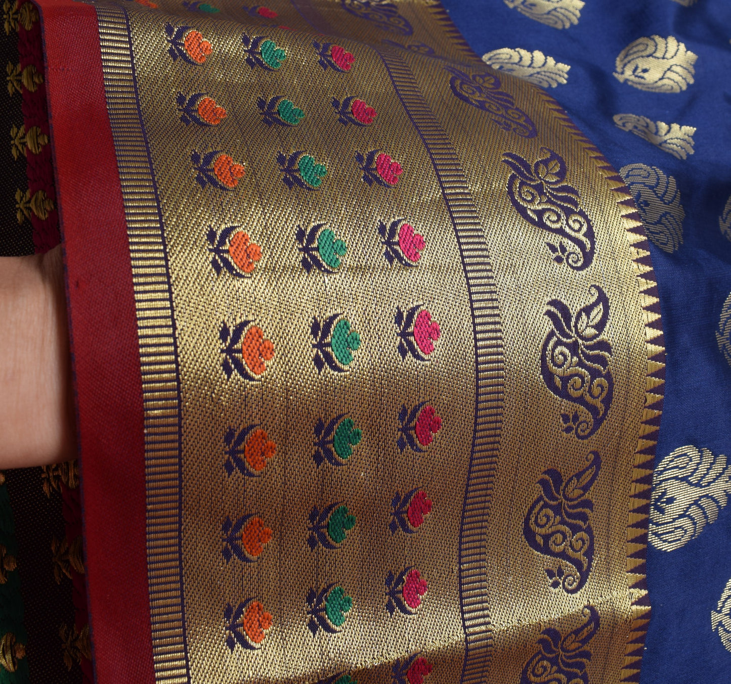 Dark Blue Banarasi Sari Art Silk Zari Woven Floral Border Saree Blouse Fabric