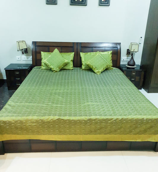 Banarasi Silk Indian Bed Set – Green Cushion & Pillow Covers Woven Zari Brocade
