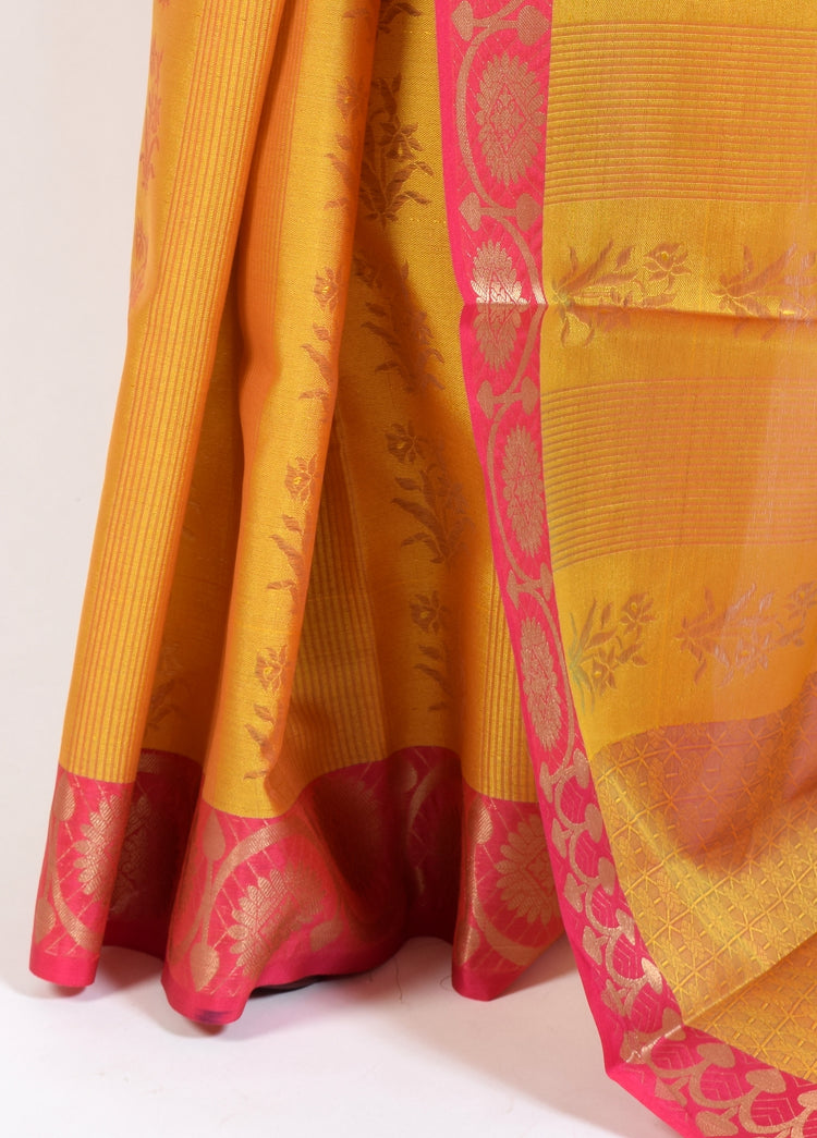 Banarasi Vastra Resham Woven Floral Pattern Silk Saree with Magenta Zari Border