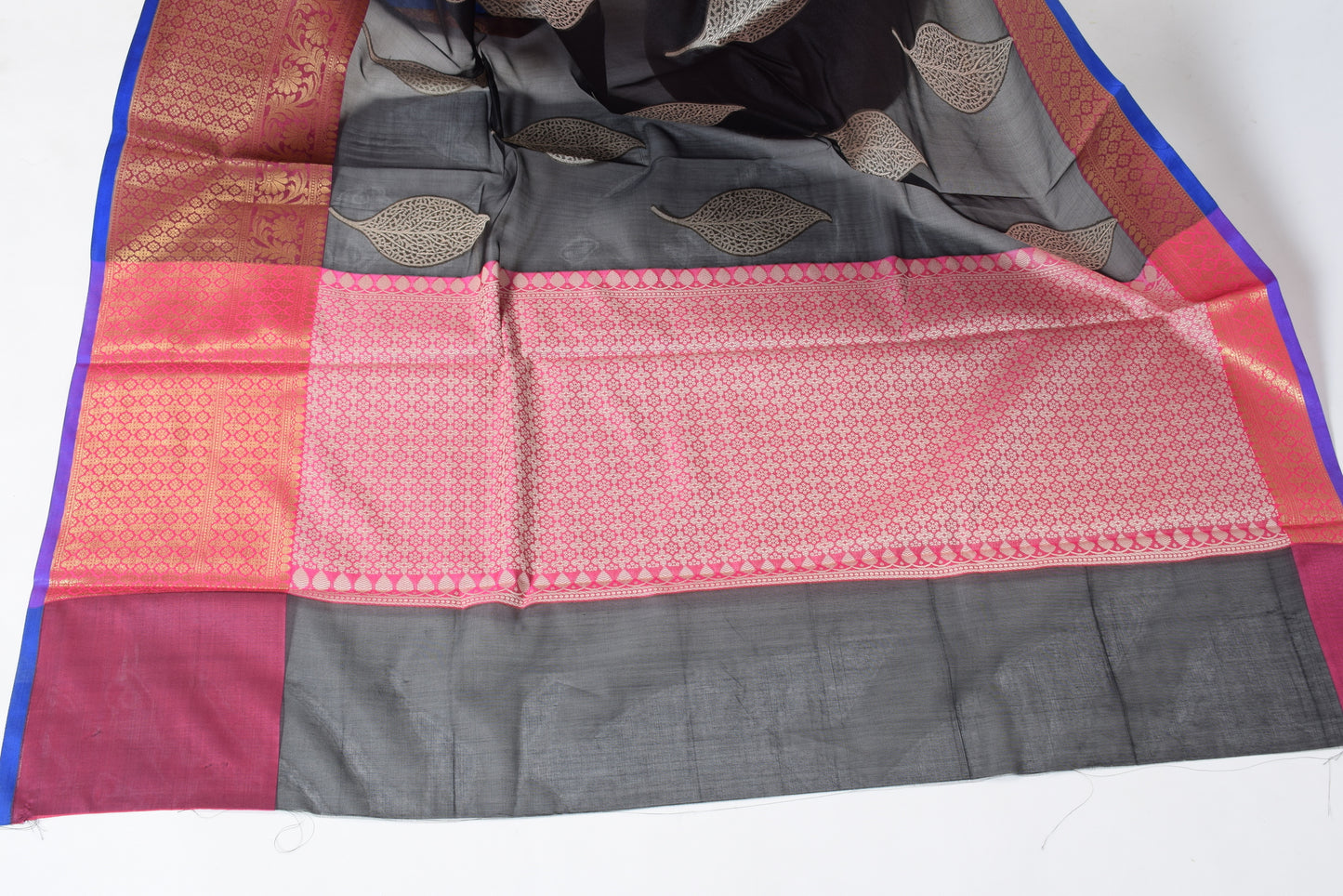 Banarasi Vastra Cotton Soft Saree With Large Leafs Buta & Floral Zari Border